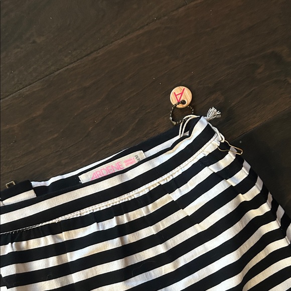 Ardene (M) Black and White Striped Skirt that has a stretchy but firm fit! - Picture 2 of 5